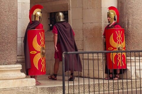 Split History Walking Tour - Rome away from Rome (small group)