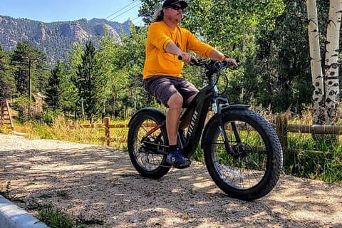 Balade en vélo électrique autour de la belle piste cyclable du lac Estes