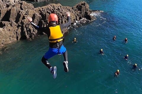 Tenby Coasteering Adventure met deskundige gidsen
