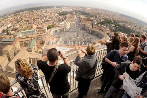 Rome : visite guidée de l'ascension du dôme, de la basilique et des vatacombes de Saint-Pierre
