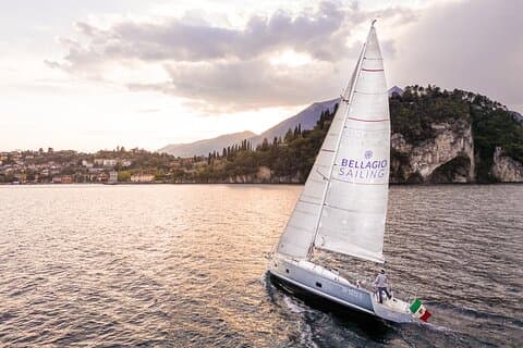 Private Tour by Modern Sailboat Lake Como with Aperitif