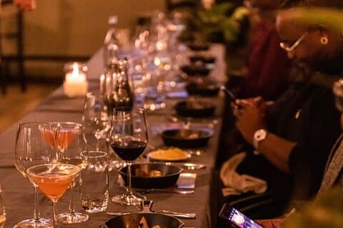Experiência de degustação de comida e vinho no Five Senses Restaurant