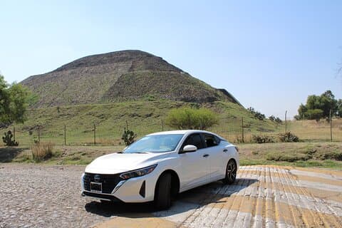 Tour privado a las pirámides de Teotihuacan con auto nuevo 2025
