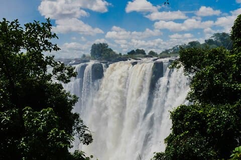 Luxury Safari of Victoria Falls to Kruger Park and Cape Town