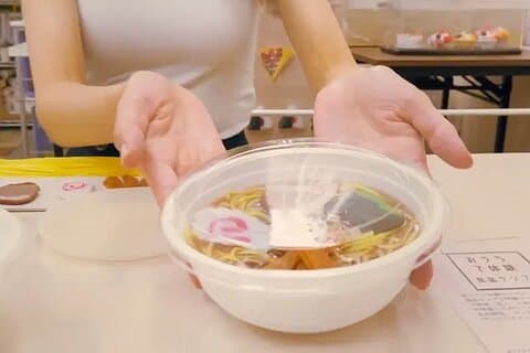 Taller de elaboración de muestras de comida de Tokio