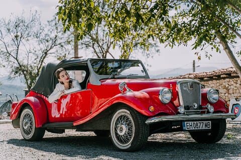 Vintage Car City Tour in Veliko Tarnovo