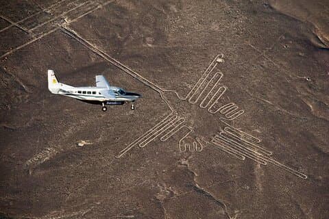 Tour 2d/1n : Vuelo a las Líneas de Nazca, Paracas y Huacachina