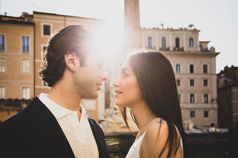 Séance photo romantique à Rome (style luxe)