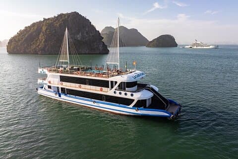 Fra Hanoi: Halong Bay Luxury Day Cruise, Buffet Lunch & Jacuzzi