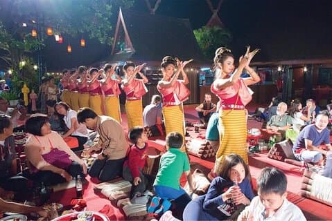 Chiang Mai Khantoke Diner en Culturele Show Ervaring