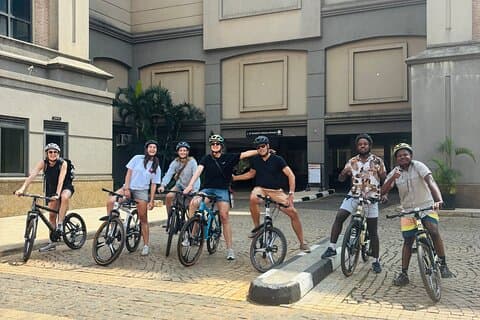 Tours privados en bicicleta por Entebbe
