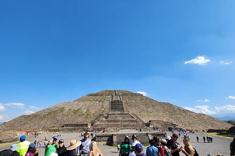 Passeio pelas Pirâmides e Basílica de Guadalupe com transporte de ida e volta