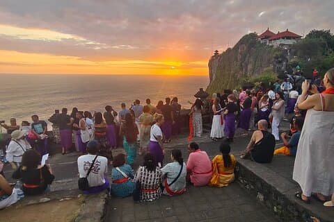 Balis ikonischer Süden : Kecak-Tanz, epische Dschungelschaukel und Wasserfall