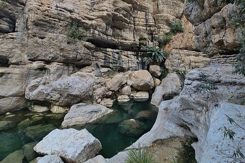 Privater Tagesausflug zum Wadi Mibam und Bimmah Sinkhole