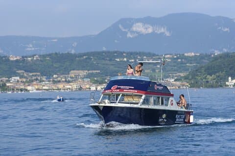 From Peschiera : East Coast Boat Tour to Sirmione