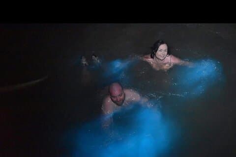Tour nocturno por la laguna luminosa mágica y natación