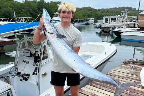 Halvdags fiskeoplevelse i Roatan Dos Reyes Roatan Charter