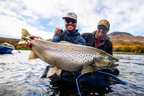 Actividad guiada de pesca con mosca en Bariloche