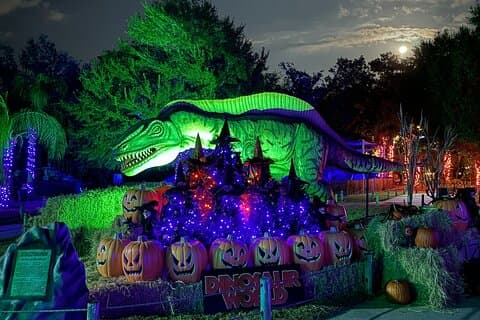 Jurassic Haunt på Dinosaur World