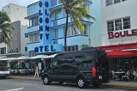 Transfer Hotel em Miami para o aeroporto de Miami. Até 11 passageiros.