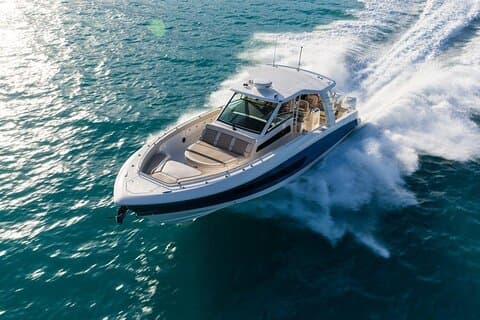 Maui Intimate Luxury Powerboat Charter Privado