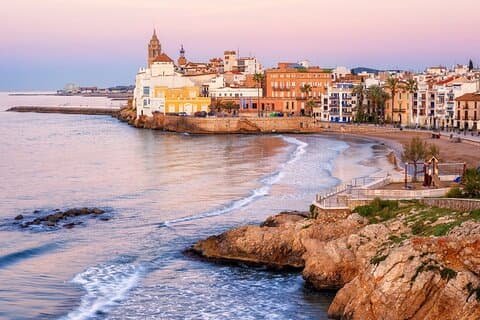 Tour Privado de Medio Día desde Barcelona 6 Horas