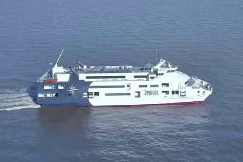 Traslado en ferry entre Buenos Aires y Colonia