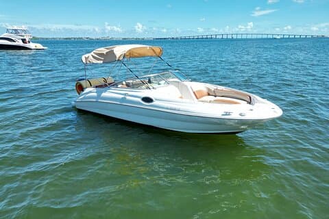 SeaRay Sundeck 26' Location 4, 6 ou 8 heures