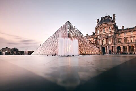 Paris Landmarks Unveiled: En by tur i ditt tempo