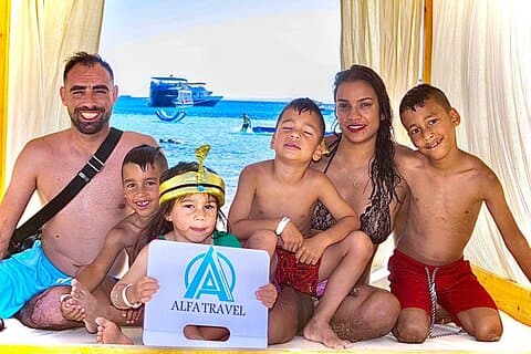 Private Yacht to 2 island with Snorkeling and lunch in Hurghada