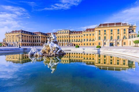 Privat transfer fra Prag til Wien med Český Krumlov Stop
