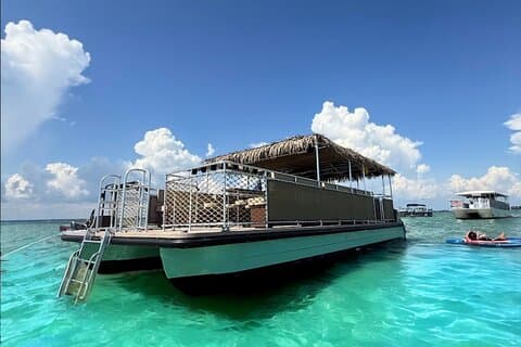 Isla del Cangrejo Nadar a bordo del Tipsy Tiki