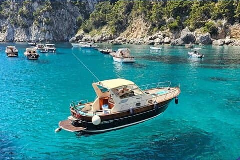 De Sorrento: Excursão privada em Capri com Apreamare 9 Chalet