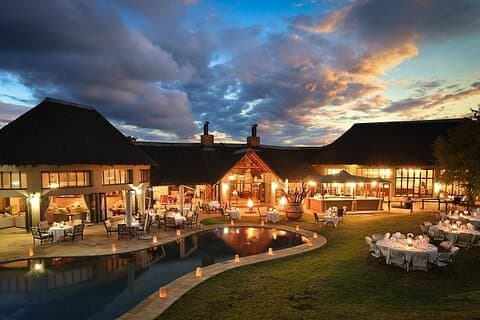 Hotell i nærheten av 3 Days Ivory Tree Game Lodge Safari