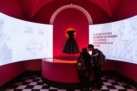 Buenos Aires: Audioguide-Tour durch das Evita-Museum plus Gastronomie