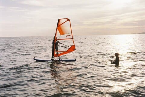 Expérience de débutant en kitesurf et planche à voile Pattaya
