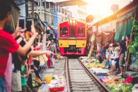 Maeklong, flytande marknader och antika Ayutthaya - från MBK Center