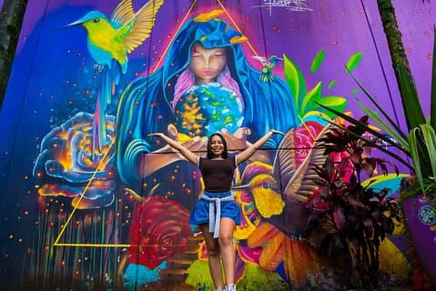 Medellín: Comuna 13 Graffitour con snack inclusi