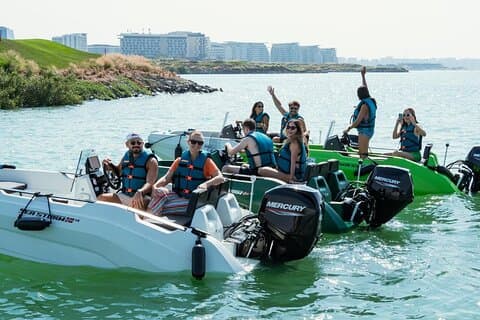 Abu Dhabi: Yas Island Self-Drive Speedboat Tour - Guided