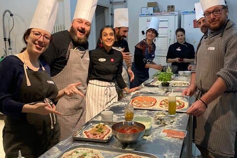 Clase de pizza y tiramisú en Milán