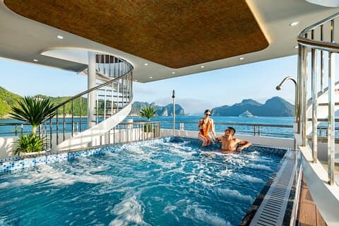 Crucero panorámico de lujo por la bahía de Ha Long con almuerzo buffet