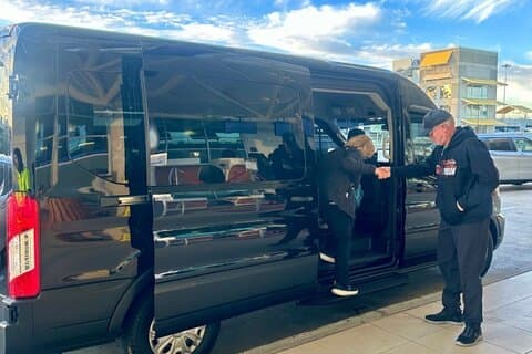 Traslado en vehículo privado Aeropuerto MCO a Orlando Resorts