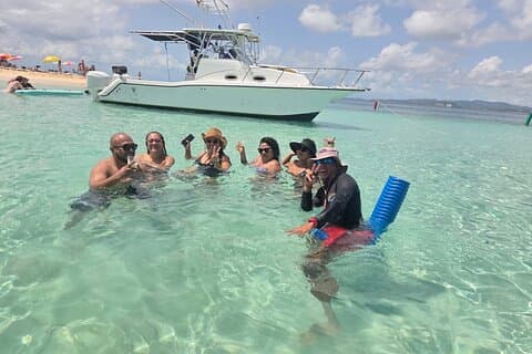 Privé charter op een walvisvaarder 30 naar Icacos en Palomino Island