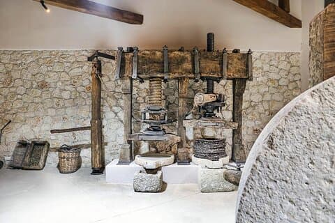 Hotell i nærheten av Paleokastritsa Lakones and Olive Oil Museum