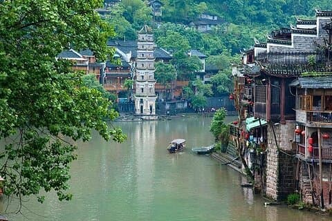 Zhangjiajie All-inclusive 4-dages privat tur inklusive Fenghuang