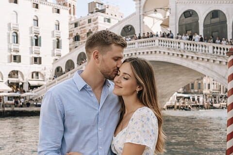 Una sesión de fotos romántica en el corazón de Venecia