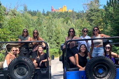 Sintra Highlights: Private Tour of Palaces & Coast in Classic 4x4