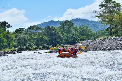 Watersportcombinatie : Raften Costa Rica, Wildlife Safari & Thermal