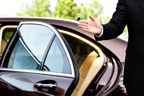 Privater Transfer: Hotel zum internationalen Flughafen von Peking