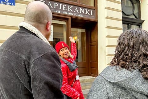 Walking Guided Tour with Street Food in Krakow